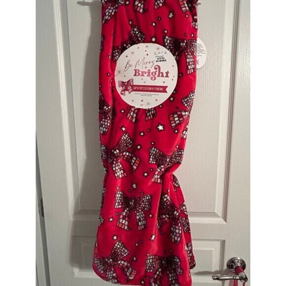 Red Christmas throw blanket with disco bows - Picture 1 of 3